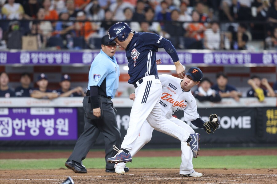 망가진 한화 경기력, 팬들 먼저 떠났다… 대체 선발 실패+더위 먹은 수비, 두산 6연승 제물됐다 [대전 게임노트]