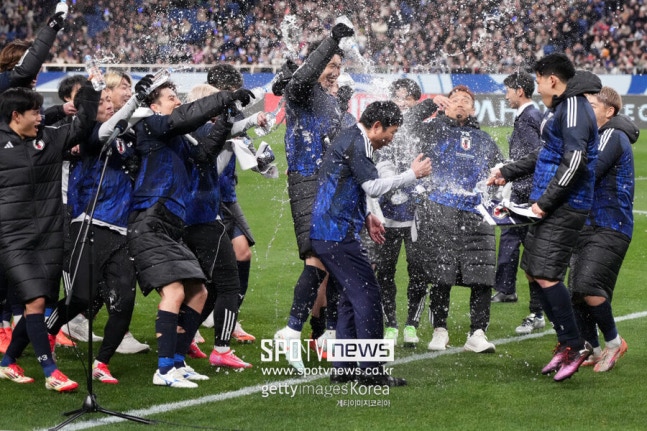 ▲ 2026 북중미 월드컵 우승이란 원대한 목표를 내건 일본축구가 약 10개월 앞으로 다가온 대회 준비에 여념이 없다. 월드컵 개최국인 멕시코, 미국과 평가전 일정을 차례로 잡은 데 이어 그간 상대적으로 약세를 보인 남미국과 만남에도 대비해 오는 10월 파라과이, 브라질과 친선경기를 확정했다.