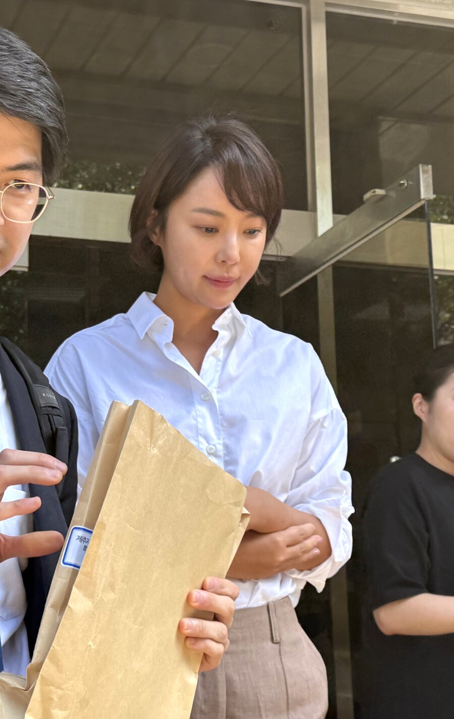 "열심히 살다보니" 황정음, 43억 횡령 혐의 재판 출석…檢 "징역 3년 구형"[종합]
