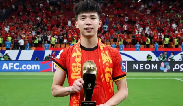 ▲ 중국 축구가 연령별 대표팀 공격수들을 과도하게 칭찬하면서 상당한 부담감을 안기고 있다. 실체가 없는데도 잠재력이 풍부한 유망주들이 쏟아져 나왔다는 기대감을 바탕으로 중국 축구의 부흥을 주문하고 있다. ⓒ 소후닷컴