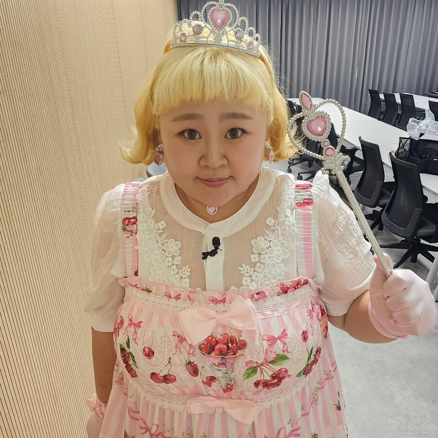 홍윤화, 27kg 감량하고 반쪽됐다…♥김민기 "이것은 아름다움"