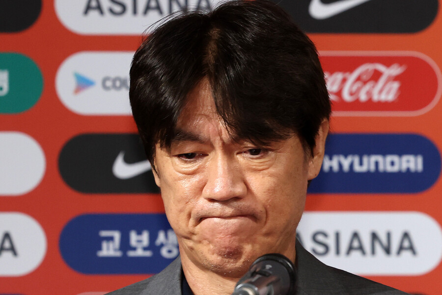 ‘손흥민 캡틴 교체’ 압박질문에 홍명보 감독 “난 대표팀 주장 안 해봐서 몰라” 황당발언