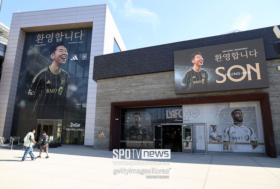놀랍다! '美 3주' 손흥민 효과 폭발…SON 관련 조회수 339억회, LAFC 7번 유니폼 받으려면 '한 달' 기다려야 할 정도