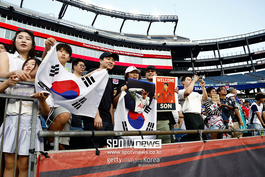 ▲ 이제 시선은 손흥민의 LAFC 홈 데뷔전에 쏠린다. LAFC는 오는 31일 홈에서 샌디에이고 FC를 상대로 경기를 치른다. 현재 손흥민 합류 이후 무패 행진을 이어가며 서부 콘퍼런스 5위(승점 41점)에 올라있어 홈에서 승리가 기대된다.