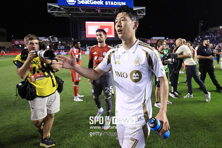 ▲ 이제 시선은 손흥민의 LAFC 홈 데뷔전에 쏠린다. LAFC는 오는 31일 홈에서 샌디에이고 FC를 상대로 경기를 치른다. 현재 손흥민 합류 이후 무패 행진을 이어가며 서부 콘퍼런스 5위(승점 41점)에 올라있어 홈에서 승리가 기대된다.