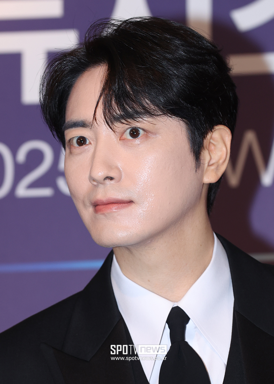 [포토S] 이준혁, 밀랍 인형 포스
