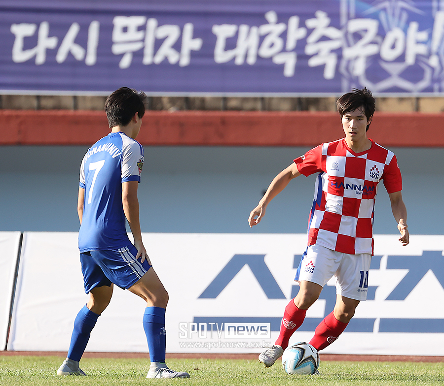 [포토S] 한남대 조우령, 신중하게 패스