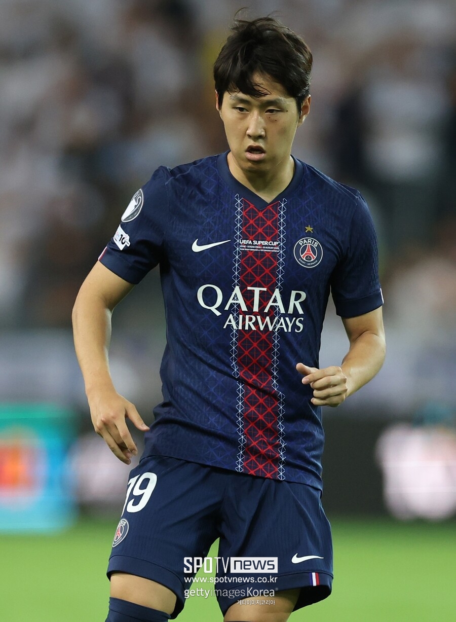 BBC급 佛 속보 떴다! 이강인 당장 PSG 떠날 수도…"EPL 노팅엄, 무려 974억원 이적료 제시" 이적시장 막판 성사 전망