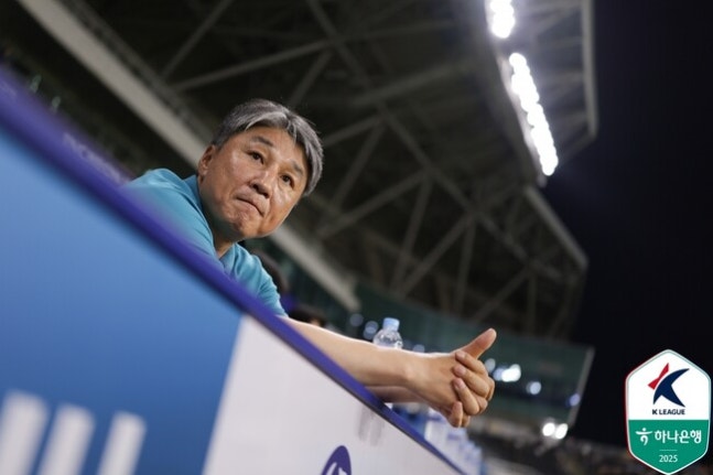 "수원 잡을 수 있었는데"…전경준 성남 감독 '패배 같은 무승부'에 허탈감→"박상혁 퇴장+첫 실점에 무너졌다"