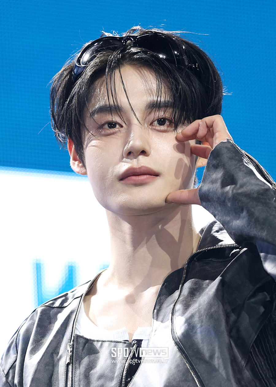 [포토S] 제로베이스원 김지웅, 뱀파이어 느낌