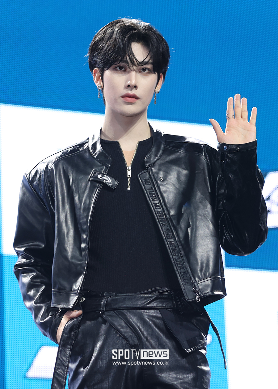 [포토S] 제로베이스원 리키, '기대하세요'
