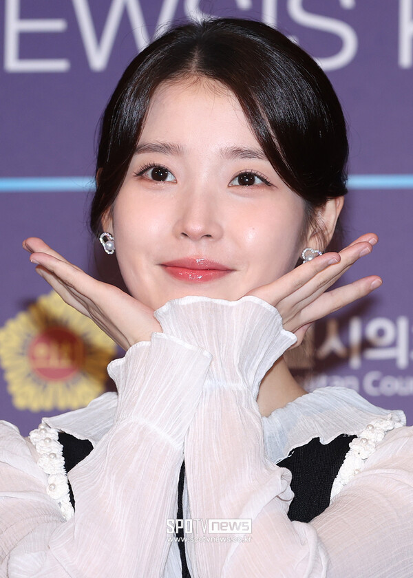 아이유가 전하는 반짝이는 이야기…팝업스토어 10일 오픈