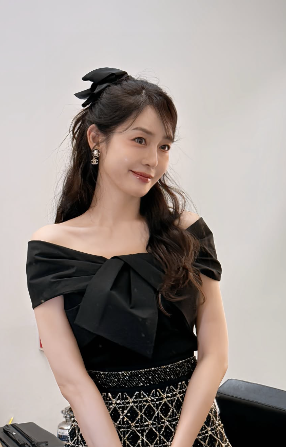 '안성현♥' 성유리, 더 예뻐진 근황 공개…홈쇼핑 생방 직전인가