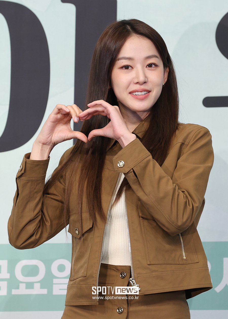 [포토S] 이주명, '하트 뿅!'