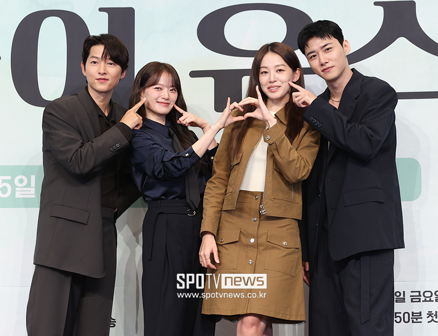 [포토S] 송중기-천우희-이주명-서지훈, '귀엽게 볼 콕~'