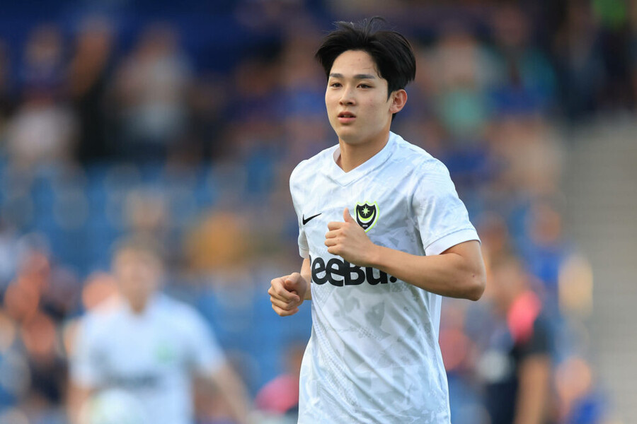 ▲ 양민혁이 어린 나이에 벌써 축구 인생 갈림길에 서 있다. 갑자기 찾아온 포츠머스에서의 위기를 어떻게 극복하느냐에 따라 미래가 달라질 것이다. 유럽에서 겪는 첫 번째 시련을 양민혁이 잘 극복하고 제대로 날아오르는 것이 한국 축구 미래에도 좋은 영향을 미칠 게 분명하다. ⓒ 포츠머스