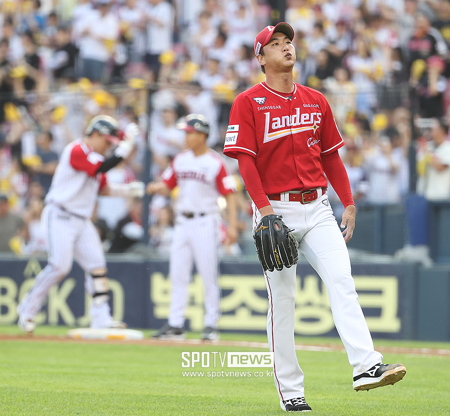 [포토S] 아쉬워하는 김광현
