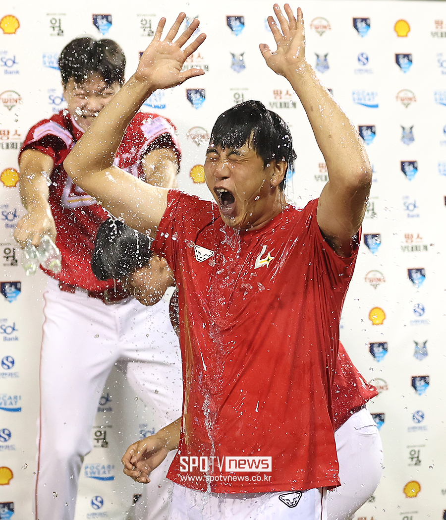 [포토S] '2000K 대기록 달성' 김광현, '항복~'
