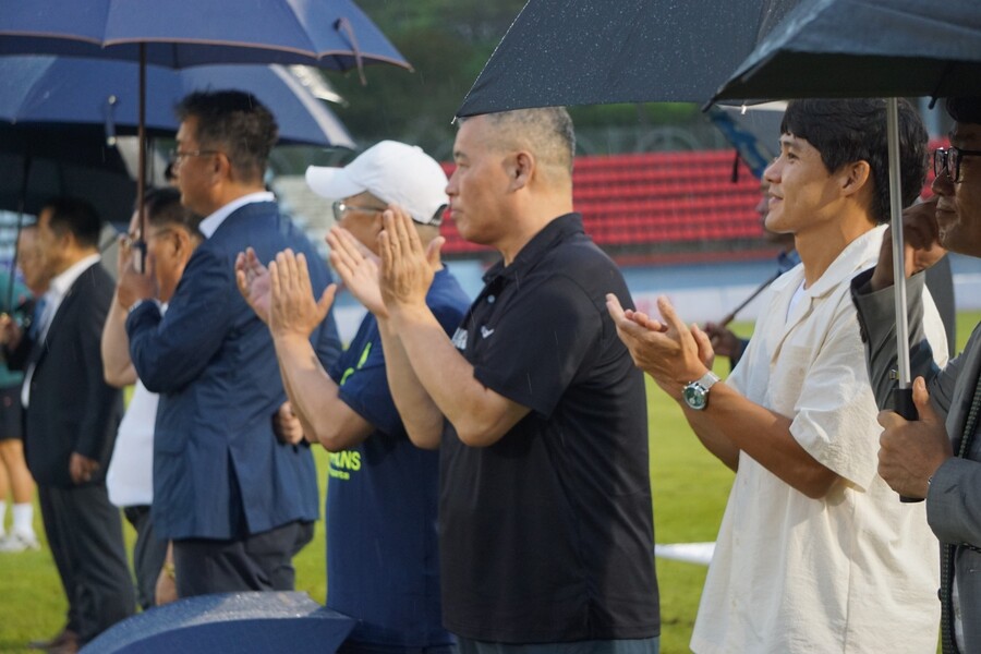  제20회 1·2학년 대학축구연맹전 결승 현장을 찾은 최철순 ⓒ대학축구연맹