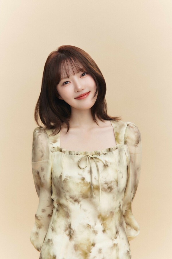 여자친구 예린, '어웨이크'로 1년만에 솔로 컴백…"희망 에너지 전파"
