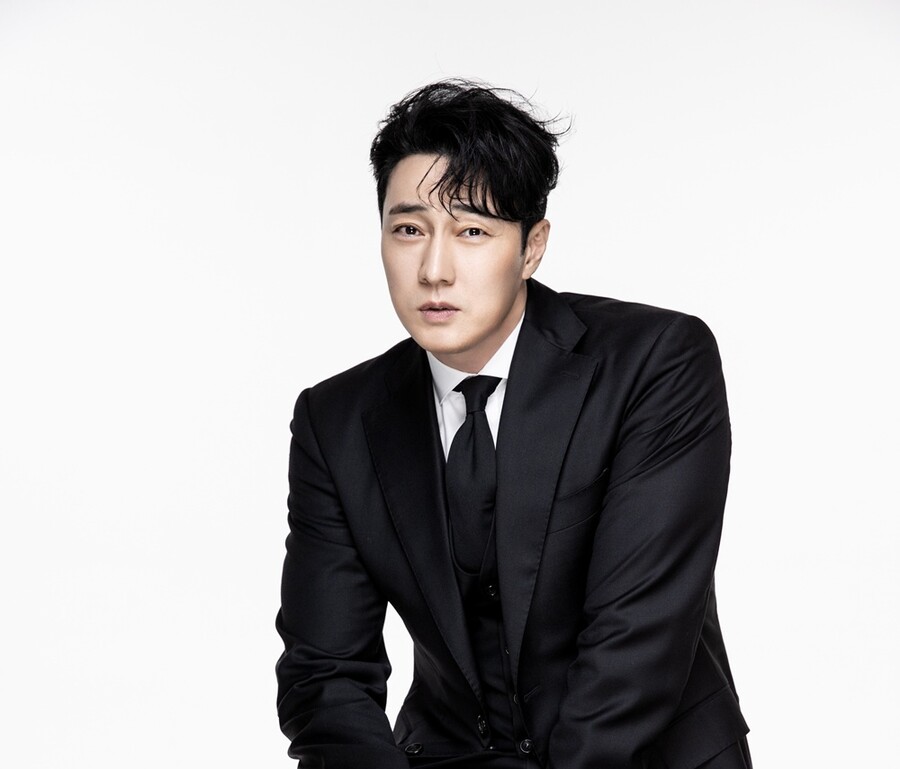 안방으로 돌아온 '소간지'…소지섭, 차원 다른 아빠 '김부장' 된다[공식]