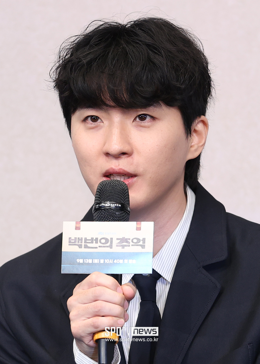 [포토S] 인사말 하는 김상호 감독