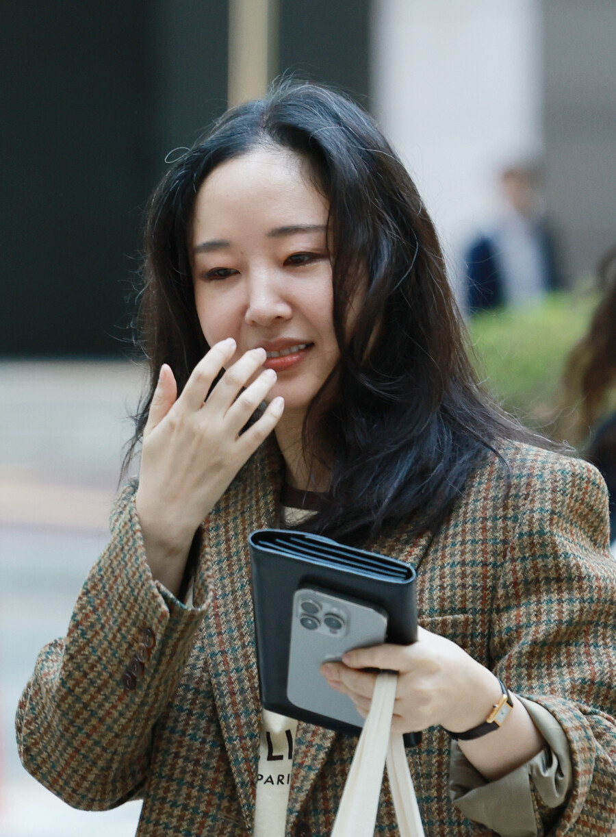 법정 선 민희진, 또 '아일릿 밀어내기' 주장 "뉴진스 기록 깨기 위해"