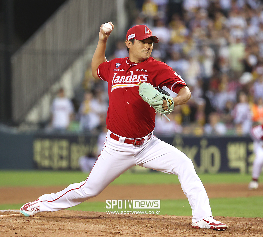 '20홀드' 필승조만 세 명, 심지어 '역대 2번째' 쾌거…SSG 노경은·이로운·김민 "팀 승리 더 지키겠다"