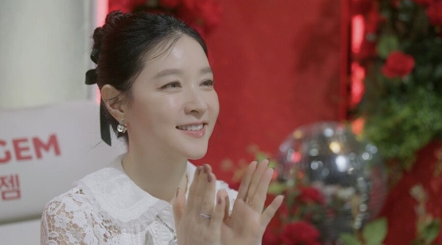 이영애, 30년 만에 KBS 예능 전격 등판…"노래 부르려고 했는데 목 쉬어"('불후')