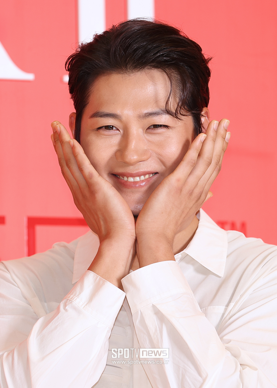 [포토S] 오상욱, '미소와 함께 꽃받침~'