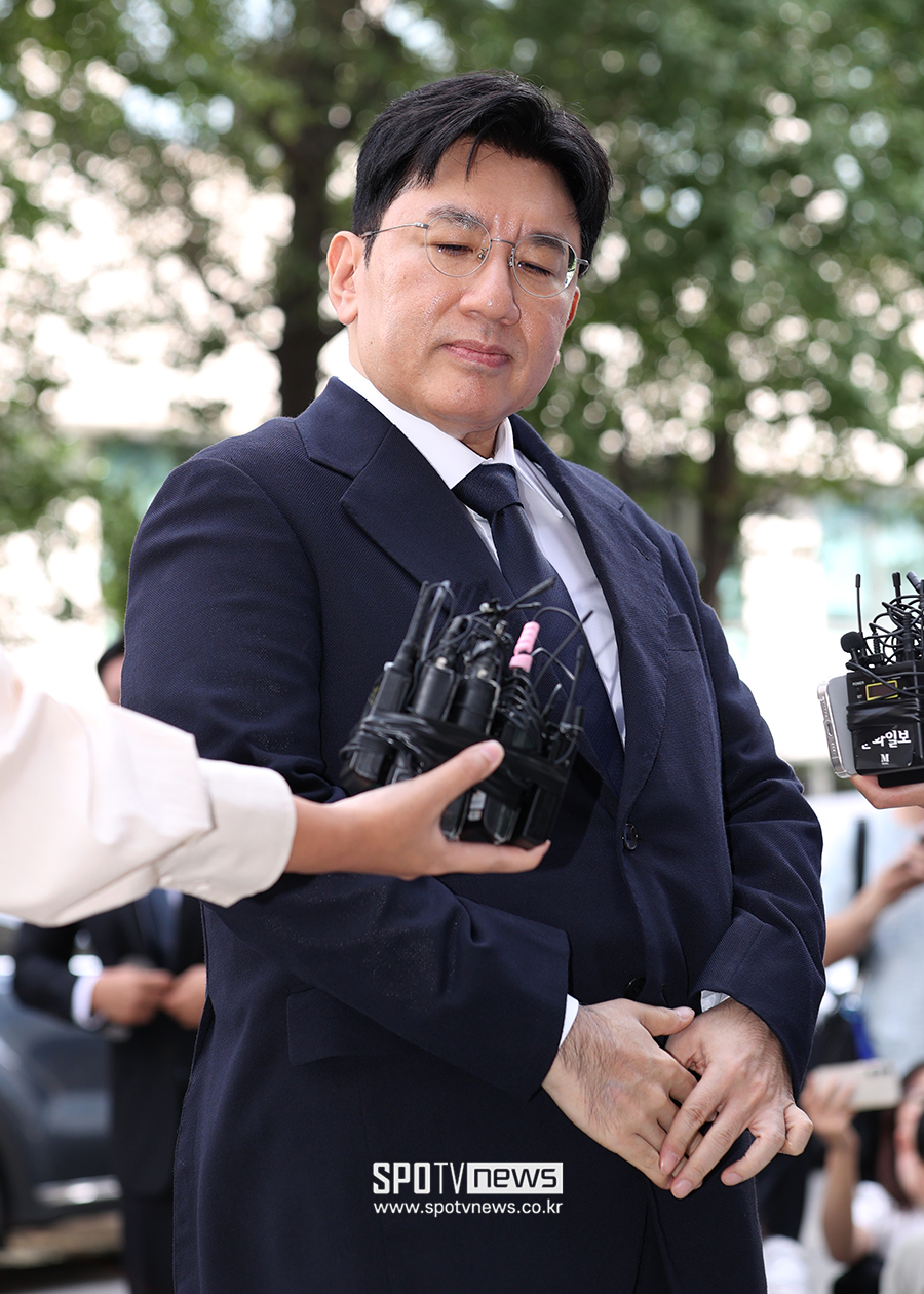 [포토S] '부정거래 혐의' 방시혁 경찰 출석, "심려 끼쳐 죄송합니다"