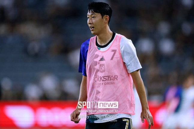 ▲ 이적 하나가 LAFC의 운명을 바꿀 수 있다. 손흥민의 합류는 단순한 스타 마케팅을 넘어 LAFC가 다시 한번 정상 정복을 꿈꿀 수 있는 현실적 근거가 되고 있다. MLS 무대에 적응하자마자 결정적인 한 방을 보여주면서 우승 도전을 향한 동력을 불어넣고 있다는 평이다.