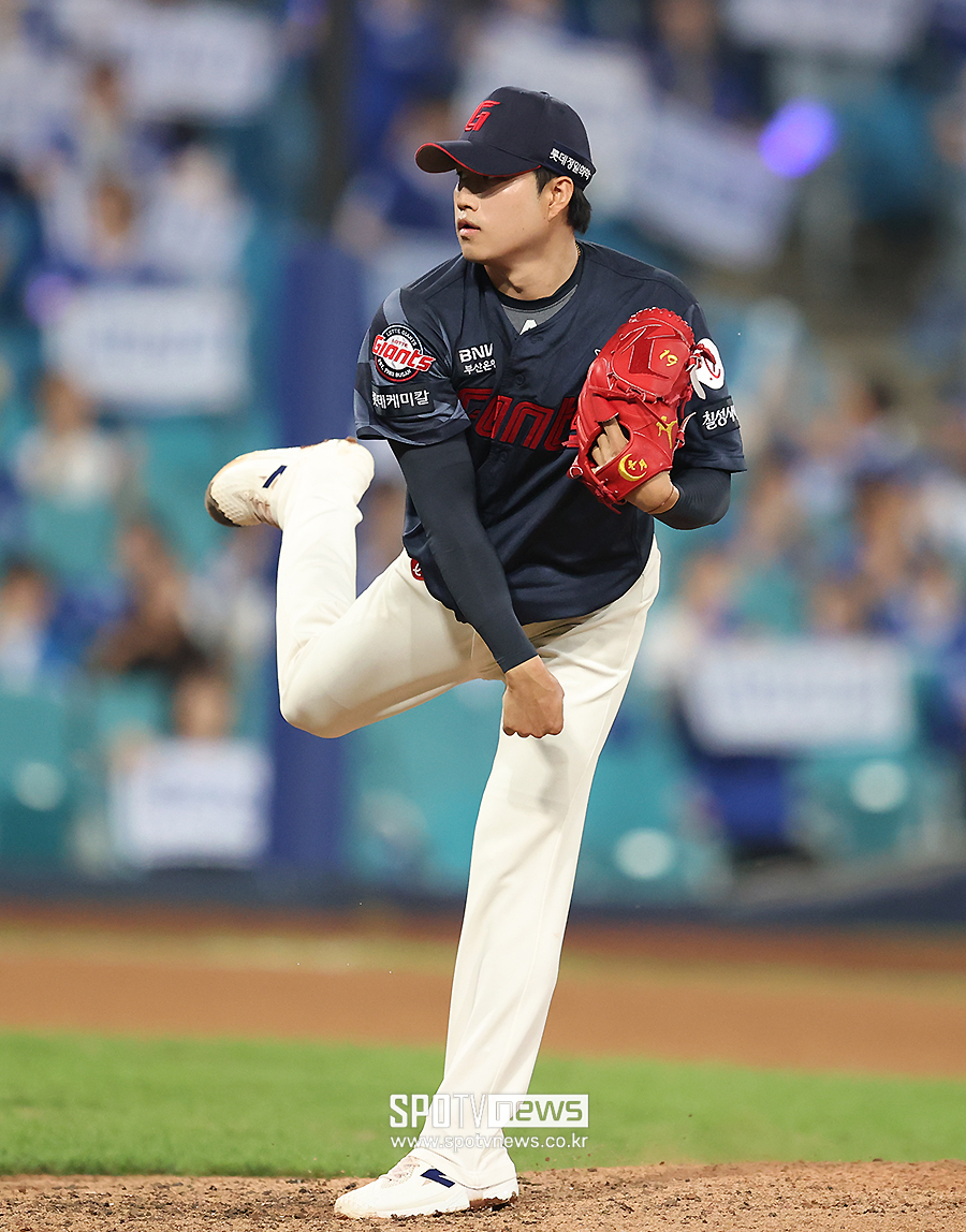 [포토S] 역투하는 김강현