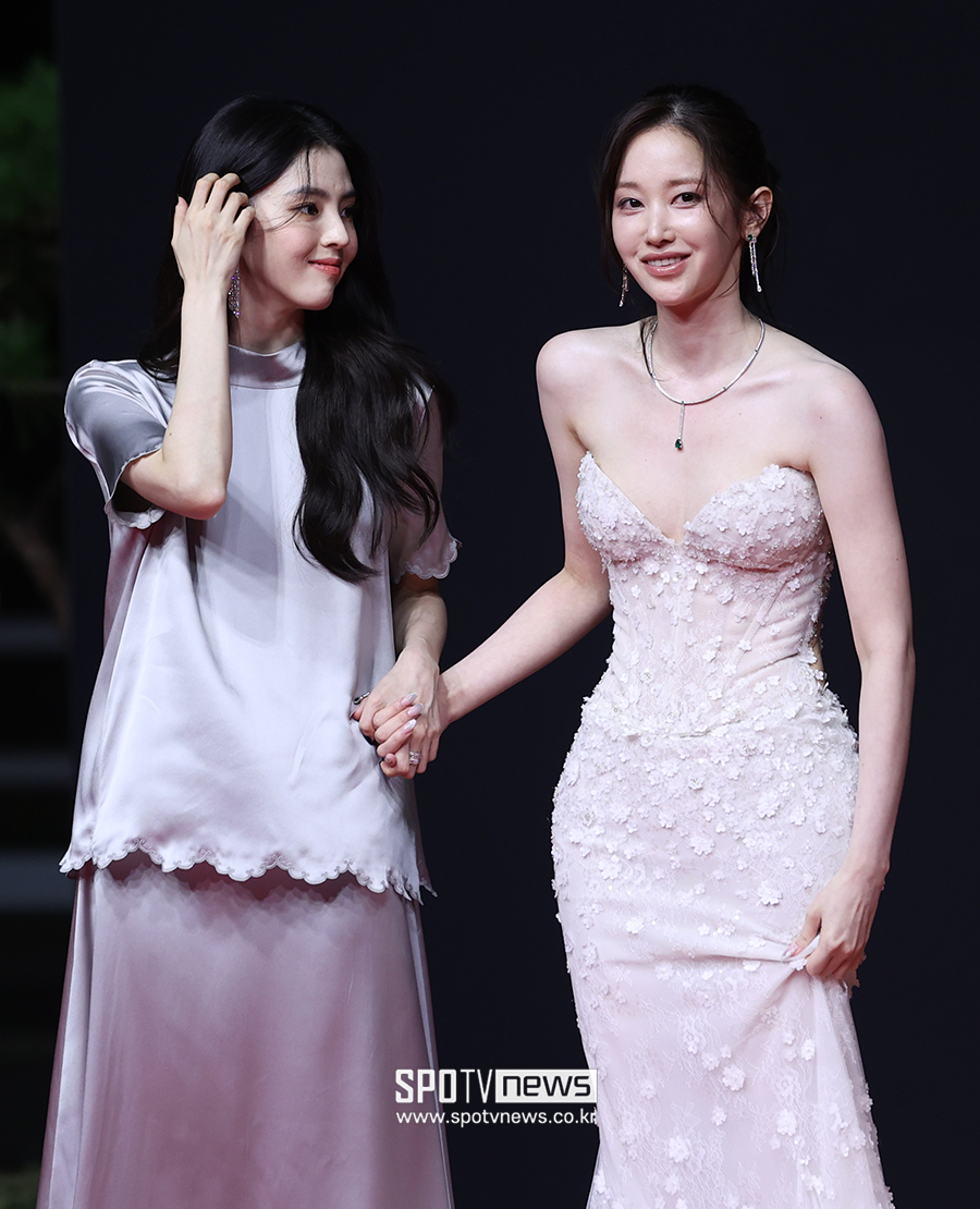 [포토S] 전종서 바라보는 한소희