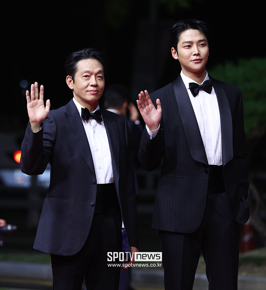 [포토S] 박지환-로운, '멋있게 턱시도 입고'