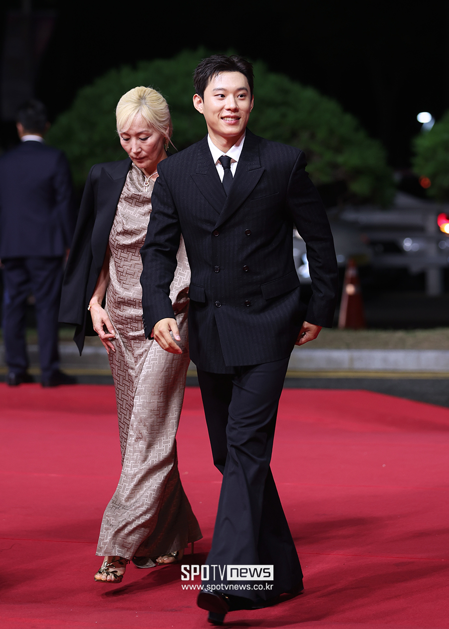 [포토S] 김성철, '슈트핏이 예술'
