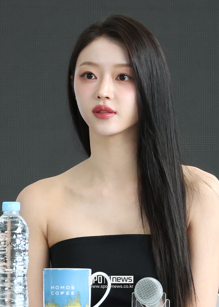 [포토S] '배우 변신' 유아, 섹시한 오프숄더