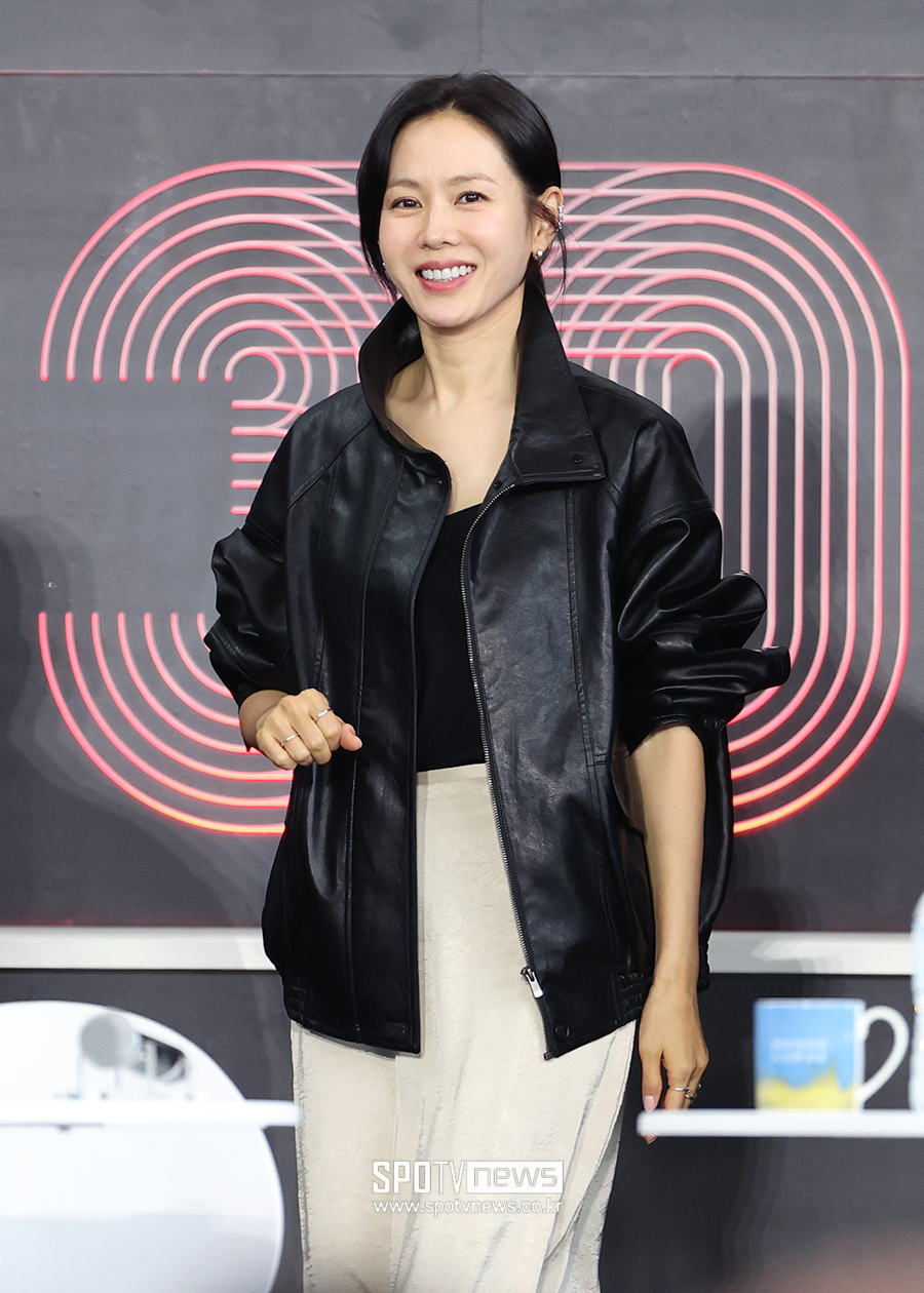 [포토S] 손예진, '가죽 재킷 입어도 청순해'