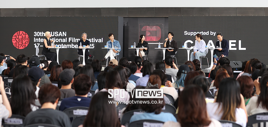 [포토S] 부산 팬들과 만나는 '어쩔수가없다' 팀