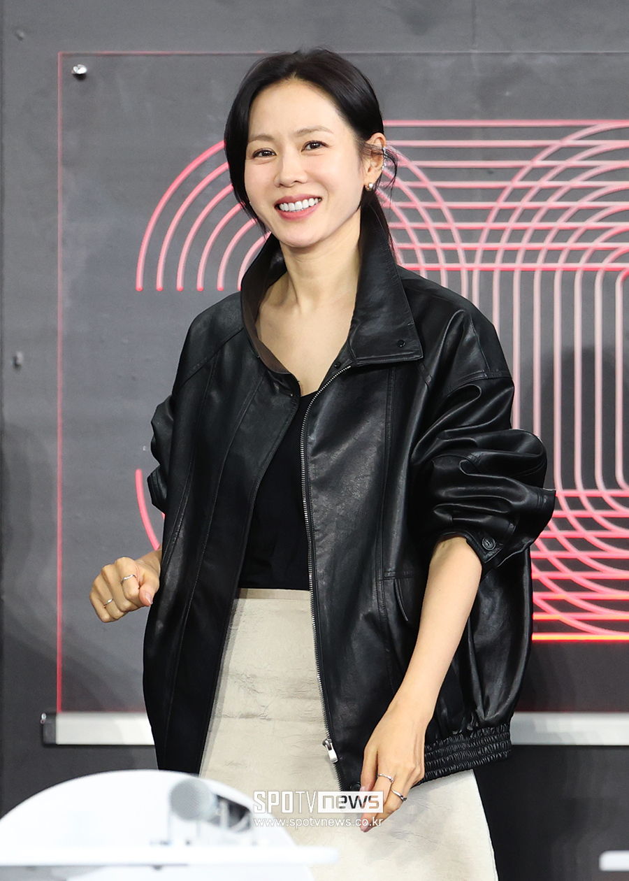 손예진 "♥현빈과 일 얘기 안해, 대본 맞출 때 '제대로 해' 욕 먹기도"[30th BIFF]