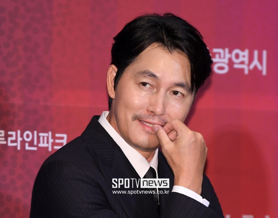 '혼외자·극비 결혼' 정우성, 되찾은 '밝은 미소'(종합)[30th BIFF]