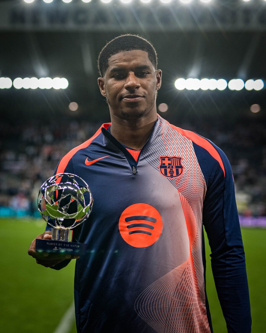 역대 최악의 ‘맨유 탈출’→UEFA ‘오피셜’ MVP 확정! 챔스에서 ‘멀티골 폭발’ 래시포드, 바르셀로나 뉴캐슬에 2-1 승