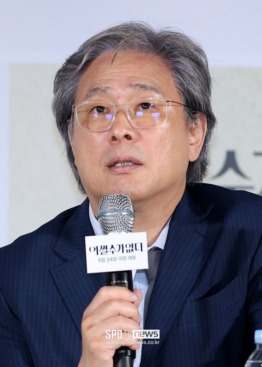 박찬욱 "韓극장 살리기 책임 어깨에 진 듯…이런 부담은 처음"