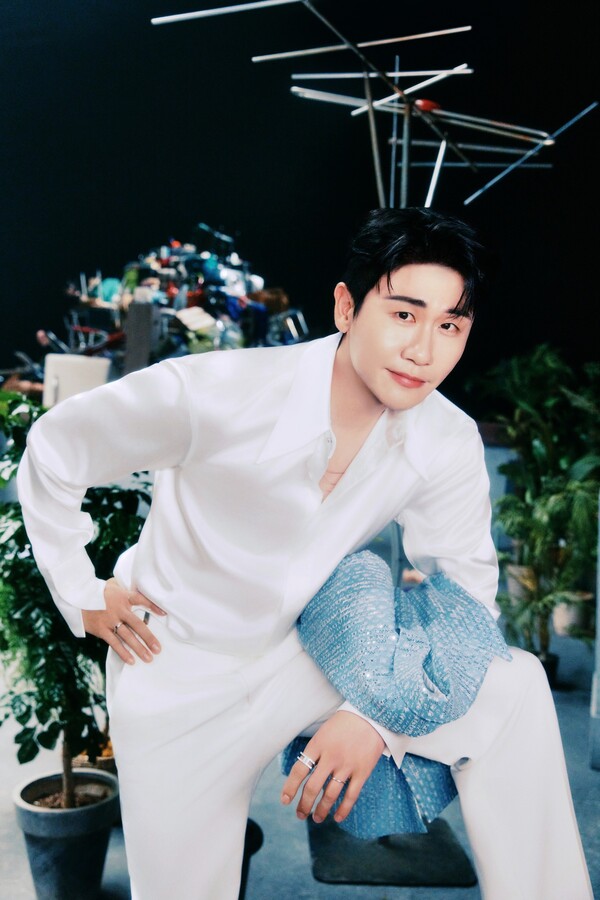 영탁, '개훌륭' MC 발탁…이경규와 꿀케미 예고