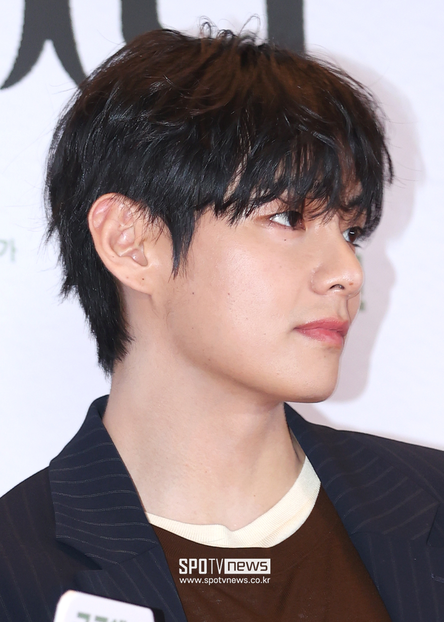 [포토S] 방탄소년단 뷔, '옆모습도 예술'