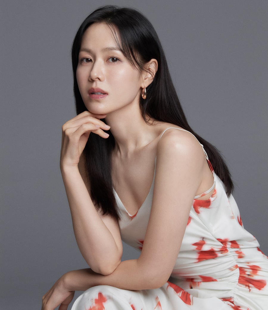 손예진 "내가 어떤 여배우였는지도 까먹고…유모차 끌고 동네 다닌다"[인터뷰②]