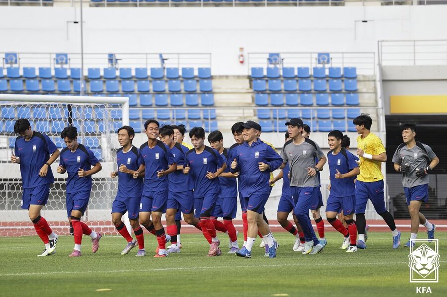 ▲ 한국 U-20 대표팀은 칠레에서 열리는 이번 월드컵에서 3회 연속 4강 진출에 도전한다. 한국은 2019년 대회에서 준우승을 달성해 역대 최고 성적을 냈고 직전 2023년 대회에서도 4위를 차지했다. B조에 속한 한국은 9월 28일 우크라이나, 10월 1일 파라과이, 10월 4일 파나마와 경기한다. ⓒ 대한축구협회