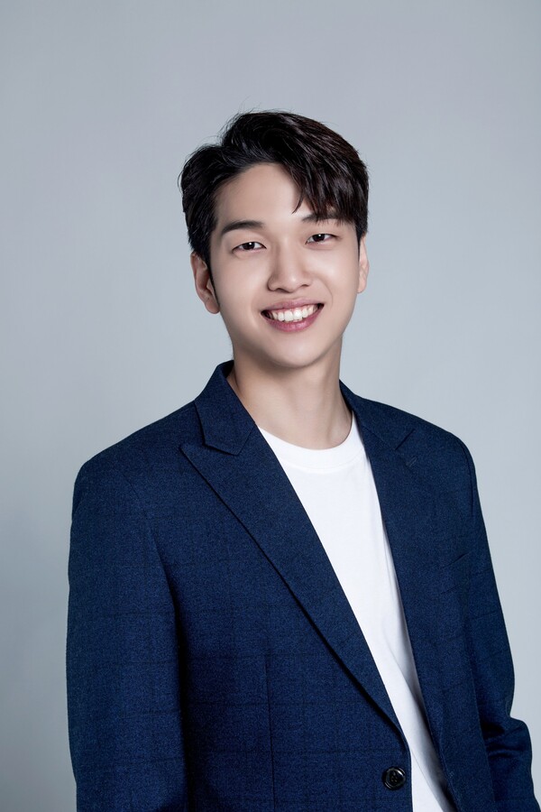 유재필, '아니, 그러니까'로 연극 첫 도전