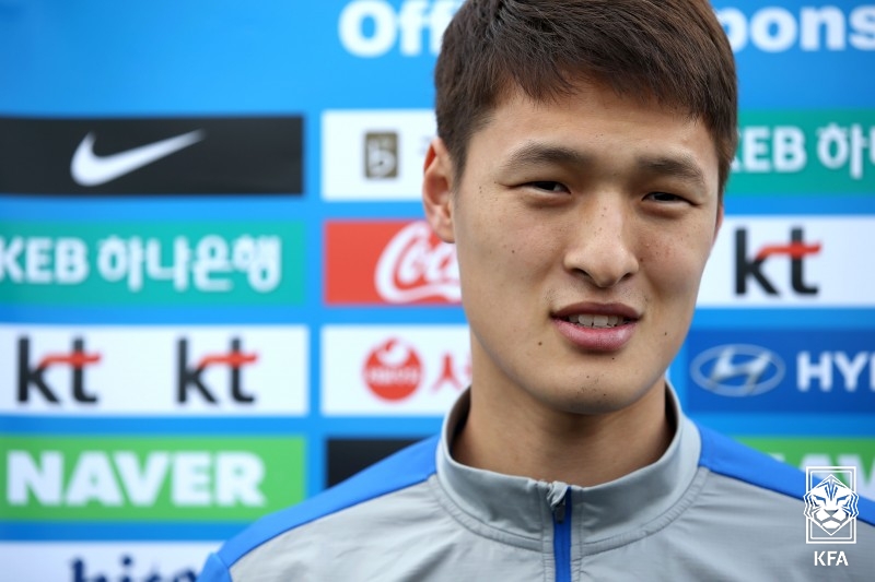 비판, 또 비판! '월드컵 예선 주전' 박용우, 큰일났다...홍명보호 자리 위태롭다→10월 대표팀 명단 승선 가능?