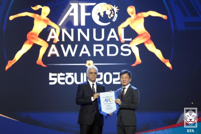 ▲ 지난해 국내에서 처음 개최됐던 AFC 연간 시상식에서의 정몽규 대한축구협회장의 모습. ⓒ 대한축구협회